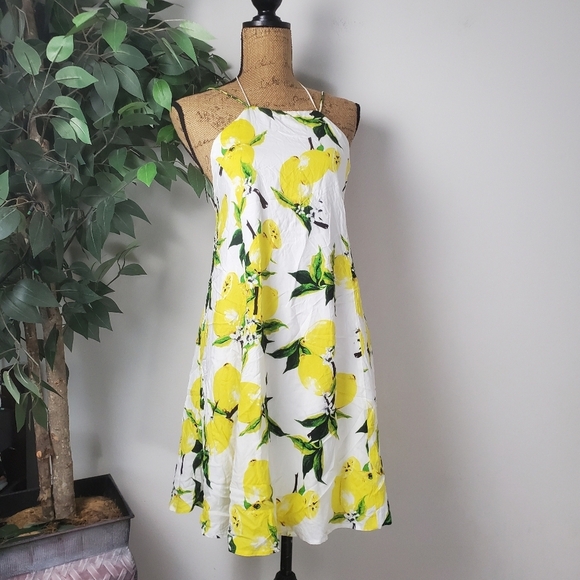 A Peach Dresses & Skirts - Lemon Print Halter Dress Women's Size Medium